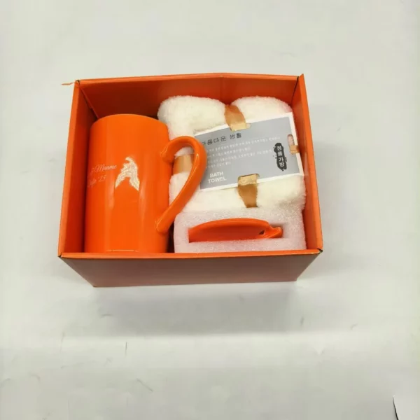 Premium Coffee Lover's Comfort Gift Set: 350ml Mug & Soft Towel in a Stylish Gift Box & Bag - Image 9