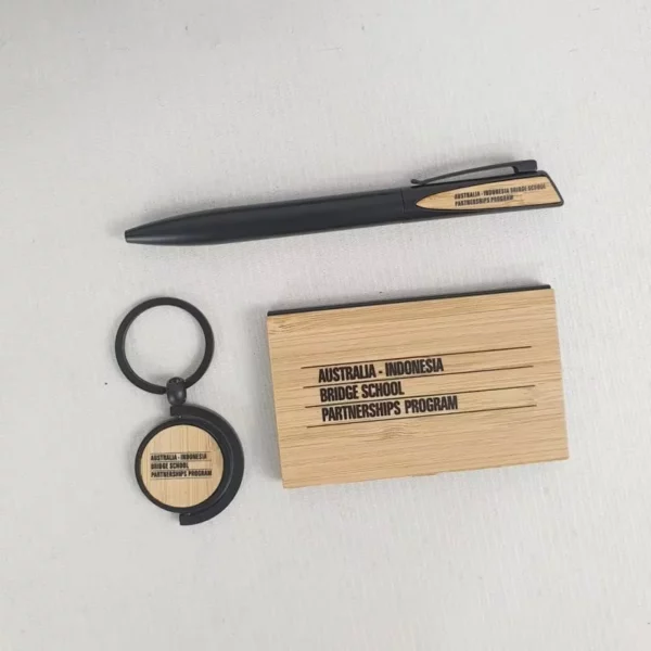 Natural Bamboo Keychain, Pen & Card Holder Executive Gift Box Set - Image 4