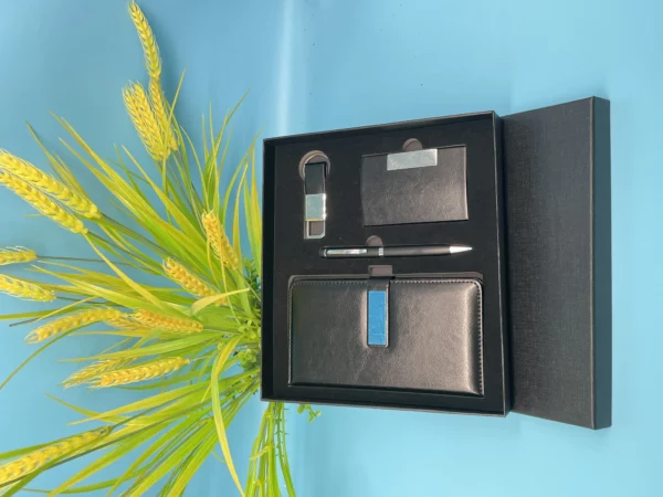 Professional A6 Notebook, Metal Pen, PU & Metal Keychain & Card Holder Gift Set (Black/Blue/Red) with Box & Bag - Image 6