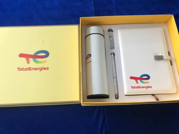Productive Pro Gift Set: A5 Notebook, 16GB Type-C OTG USB, Metal Pen & 304 SS Water Bottle with Box & Bag - Image 5