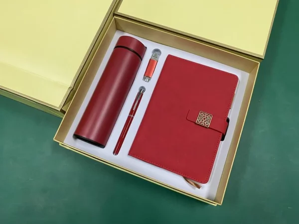 Productive Pro Gift Set: A5 Notebook, 16GB Type-C OTG USB, Metal Pen & 304 SS Water Bottle with Box & Bag - Image 8