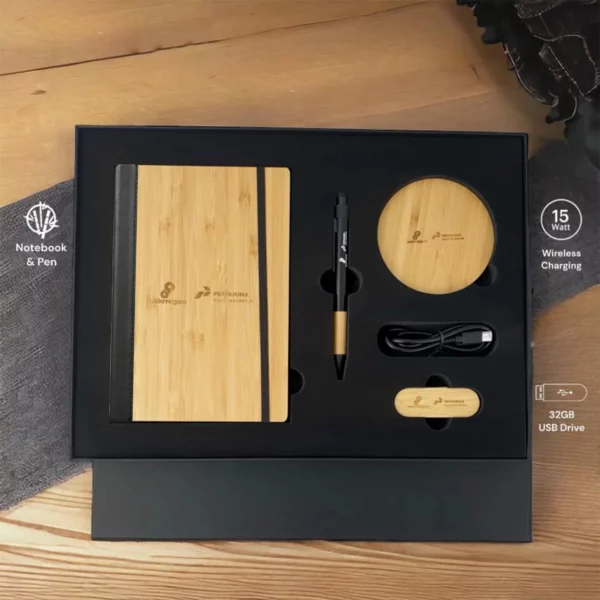 Advanced A5 Notebook, 15W Wireless Charger, Pen & 16GB USB Drive Tech Gift Set with Box & Bag - Image 3