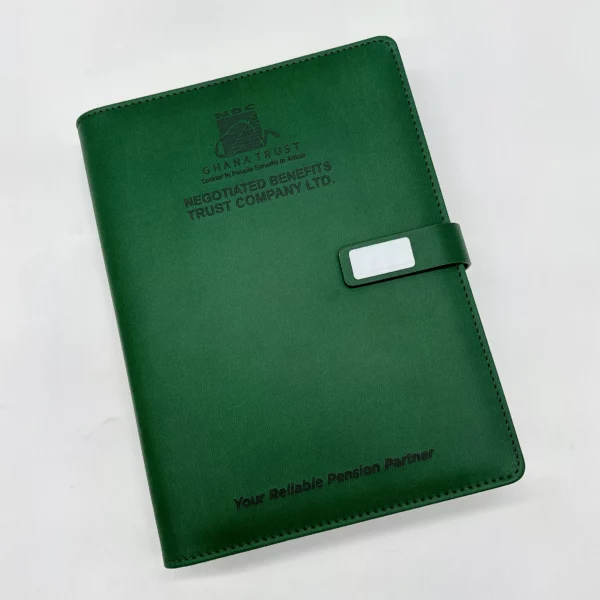 Handy A5 Loose-Leaf Notebook, Metal Pen, Bottle Opener & Keychain Gift Set with Box & Bag - Image 9
