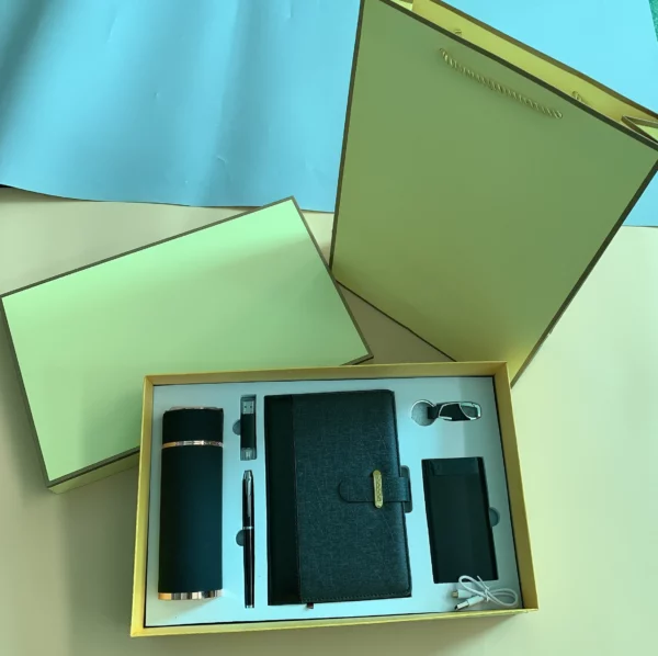 Premium Executive Tech Gift Set: 304 SS Bottle, 16GB USB, Metal Pen, PU & Metal Keychain, 10000mAh Power Bank & A5 Notebook with Box & Bag - Image 6