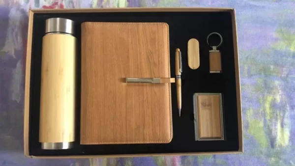 Sophisticated Wood & PU Gift Set: Smart Bottle (Temp Display), Wood Card Holder, Pen, Keychain, 16GB USB & A5 PU Cover Notebook with Box & Bag - Image 2