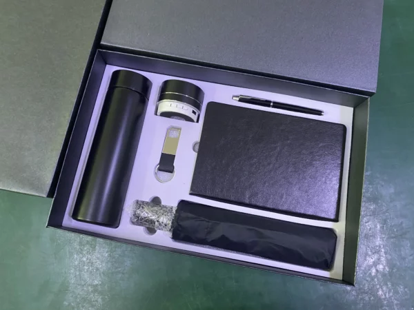 Executive Hydration & Tech Set: 304 SS Bottle, Automatic Umbrella, Metal Pen, 16GB Type-C/PC USB, Wireless Speaker & A5 Notebook with Box & Bag - Image 9