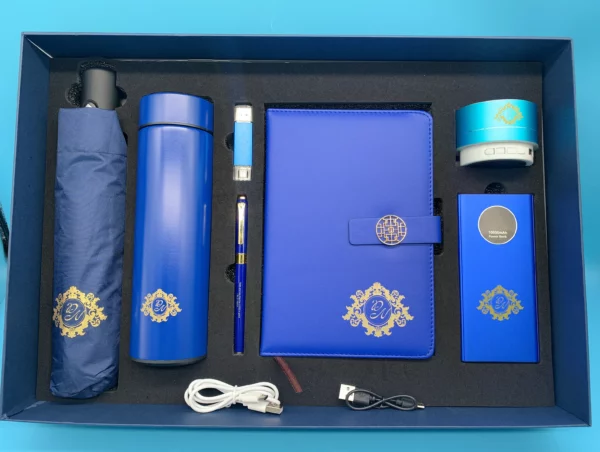 Ultimate Executive Tech & Hydration Set: 304 SS Bottle, Automatic Umbrella, Metal Pen, 16GB Type-C/PC USB, 10000mAh Power Bank Gift set - Image 7