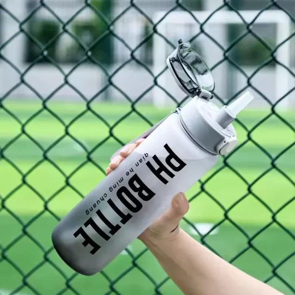 Plastic light weight bottle - Image 3