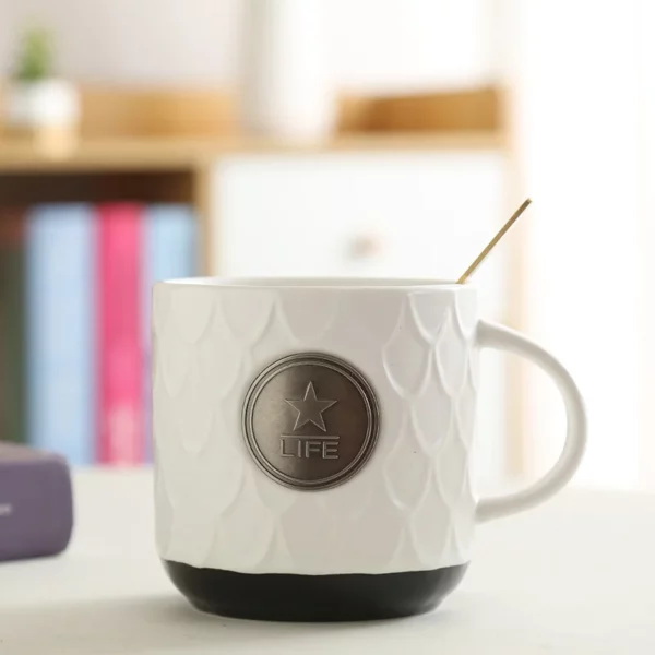 Simple tea mug with metal logo - Image 2