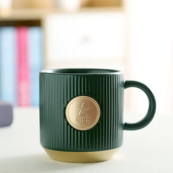 Simple tea mug with metal logo - Image 5