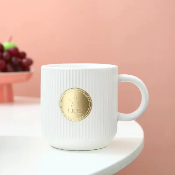 Simple tea mug with metal logo - Image 7