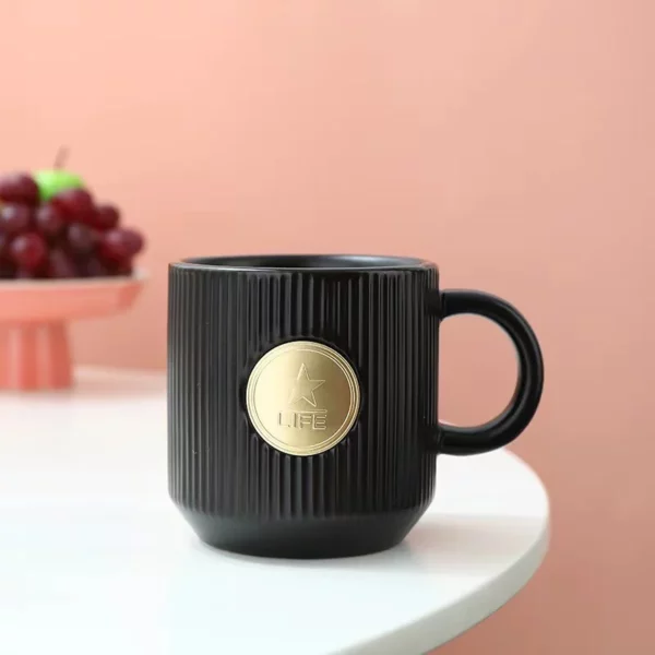 Simple tea mug with metal logo - Image 8