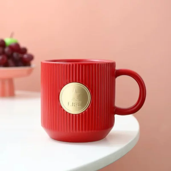 Simple tea mug with metal logo - Image 10