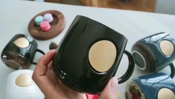 Simple tea mug with metal logo - Image 6