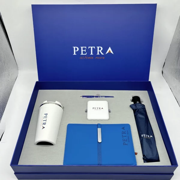 Office useful cusotmized logo power bank gift set 5 in 1