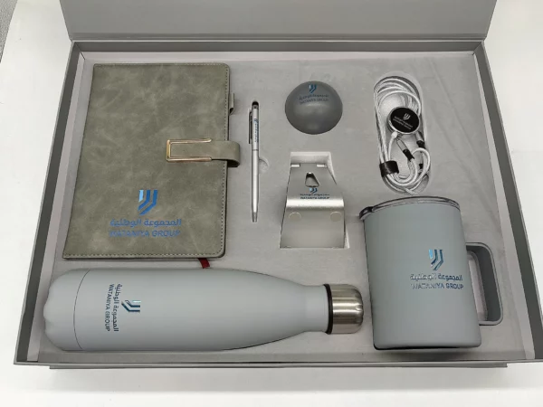 Ultimate Executive Tech & Hydration Set: 304 SS Bottle, Automatic Umbrella, Metal Pen, 16GB Type-C/PC USB, 10000mAh Power Bank Gift set (Copy) - Image 14