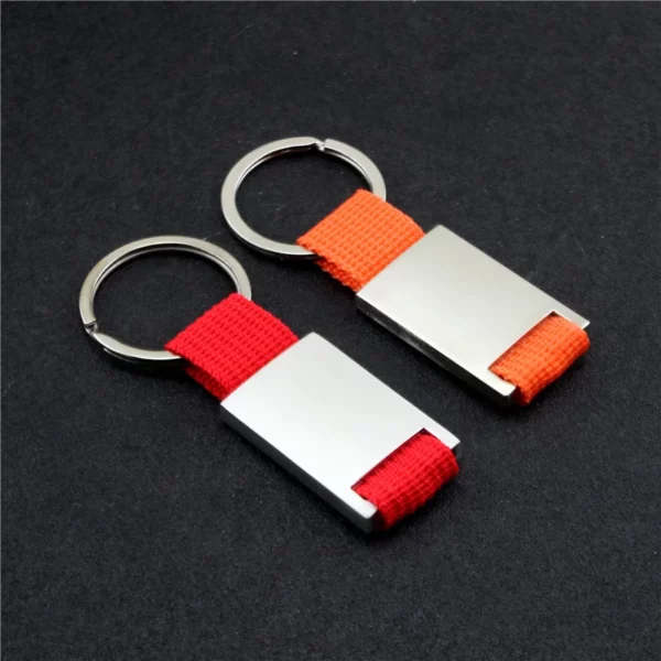 Simple cloth + metal keychain - Image 3
