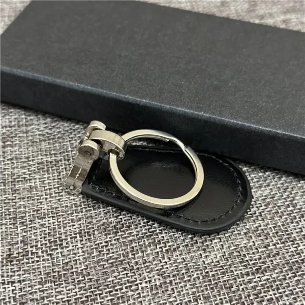 Simple pu leather + metal keychain - Image 2