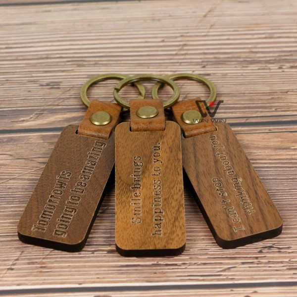 Wood chip keychain - Image 7