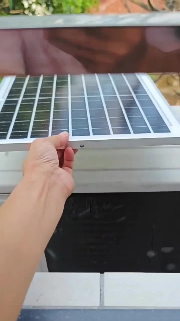 16-Inch Solar-Powered Fan with 18650 Batteries - 9V/12W Panel, 3 Charging Modes (5-13H Runtime) - Image 3