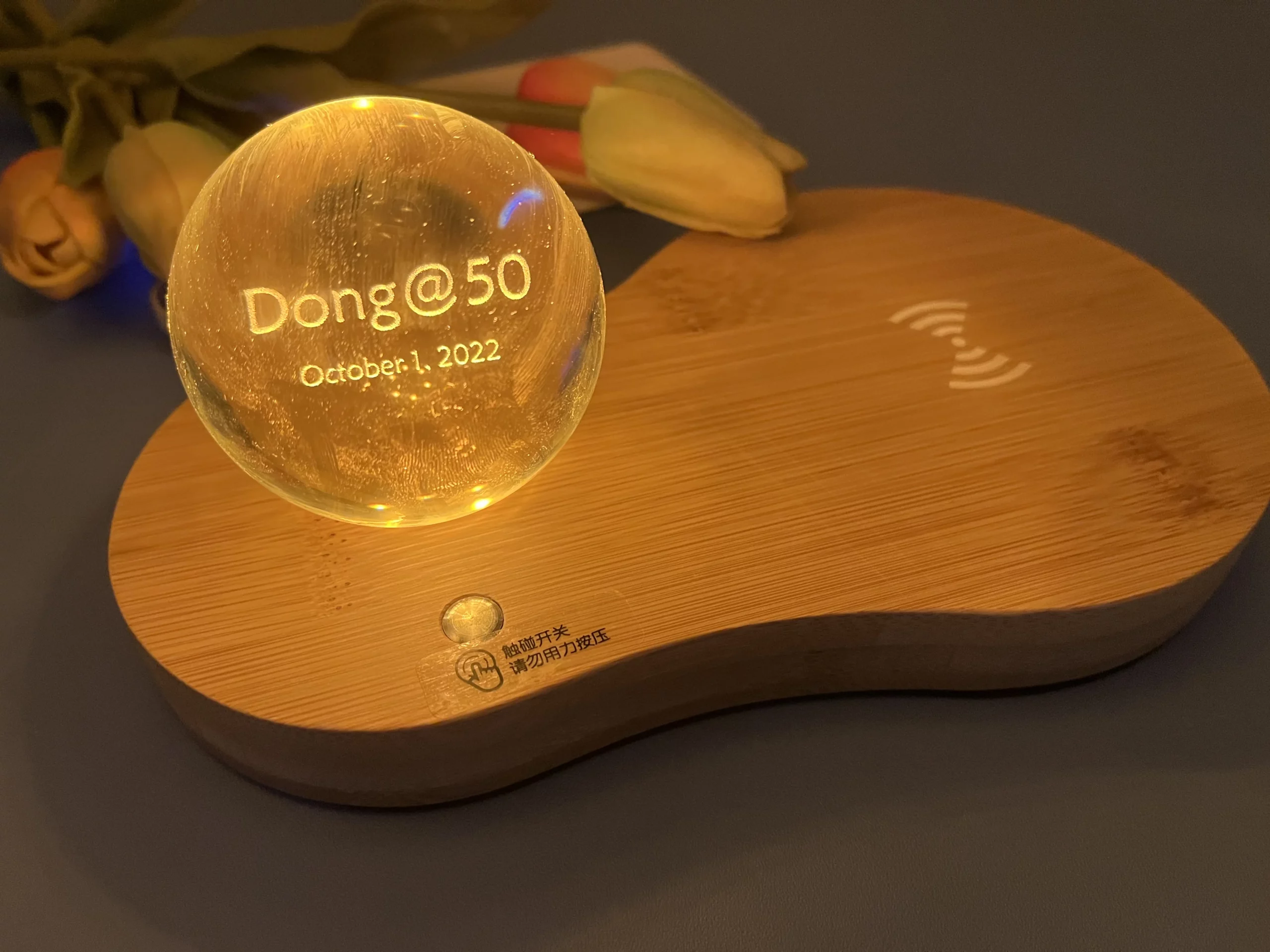 ECO-friendly wireless charger with 3D LOGO lamp