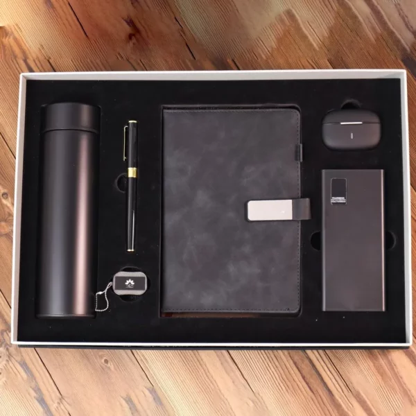 Fast charging power bank gift set 6 in 1